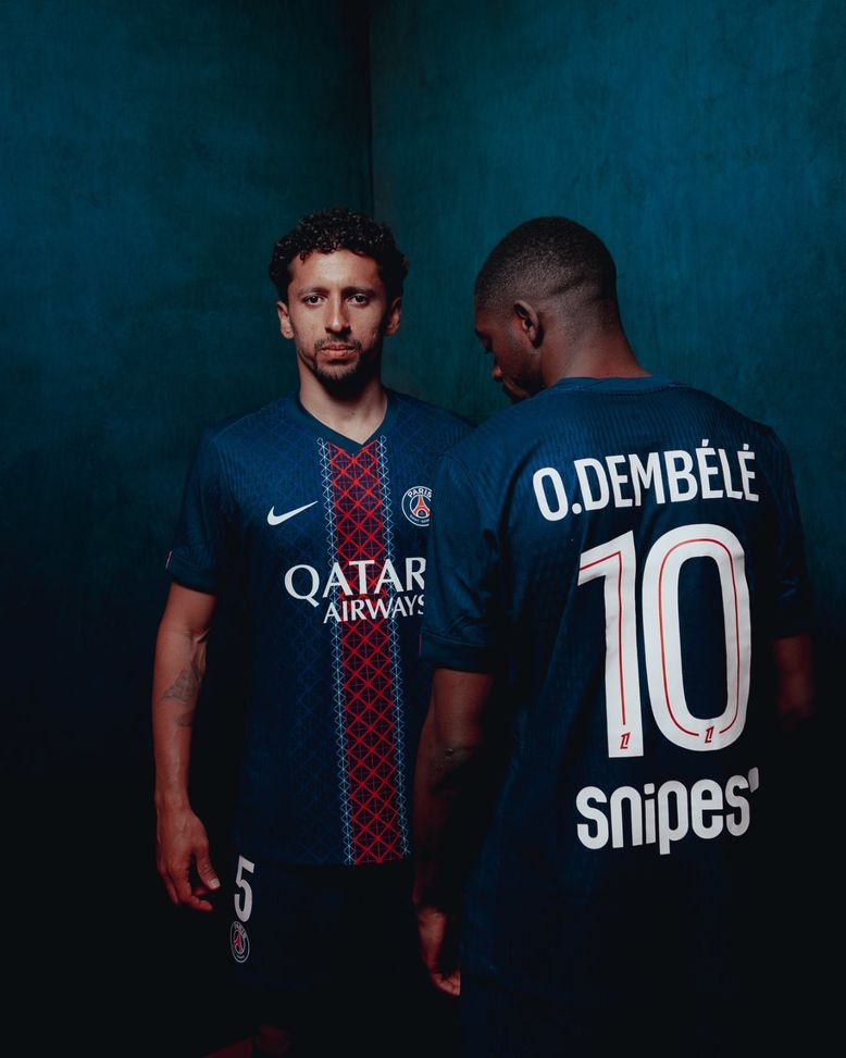 psg-nuova-prima-maglia-kit-parigi-omaggio-tour-eiffel-architettura