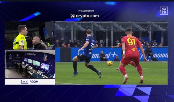 Open VAR, niente rigore al Lecce contro l’Inter: “Carlos Augusto non vuole andare in opposizione”- immagine 2