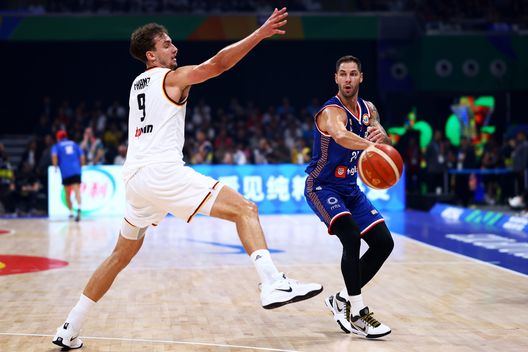 Stefan Jovic, Serbia, in azione (Photo by Yong Teck Lim/Getty Images) Serbia-Finlandia Eurobasket, dove vedere il match in diretta tv e streaming live- immagine 2