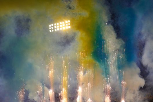 Buenos Aires, Argentina - 10 maggio 2025: Lo spettacolo pirotecnico dei tifosi del Boca Juniors prima della partita contro il Lanus. (Photo by Daniel Jayo/Getty Images) I tifosi del Boca Juniors protestano contro società e calciatori: il messaggio del club- immagine 2