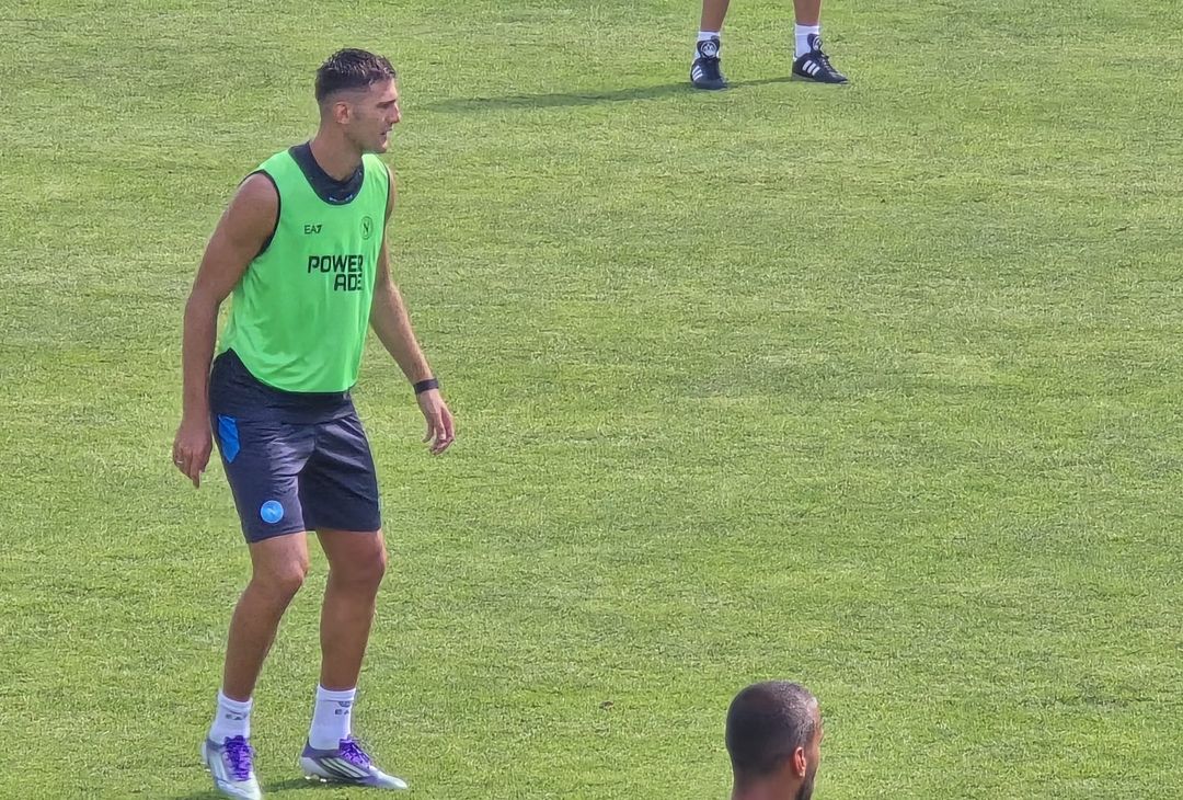 Lucca, le prime immagini col Napoli: subito in campo a Dimaro! – LA FOTOGALLERY - immagine 4