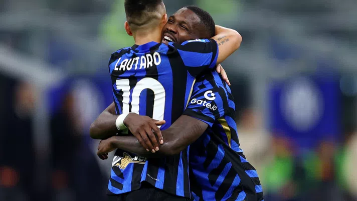 Tutto in un abbraccio: gli auguri di Thuram con Lautaro a tutti gli interisti - immagine 1