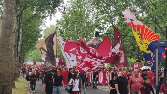 4 maggio, rivivi il Live: la marcia del popolo granata e la cerimonia a Superga- immagine 4