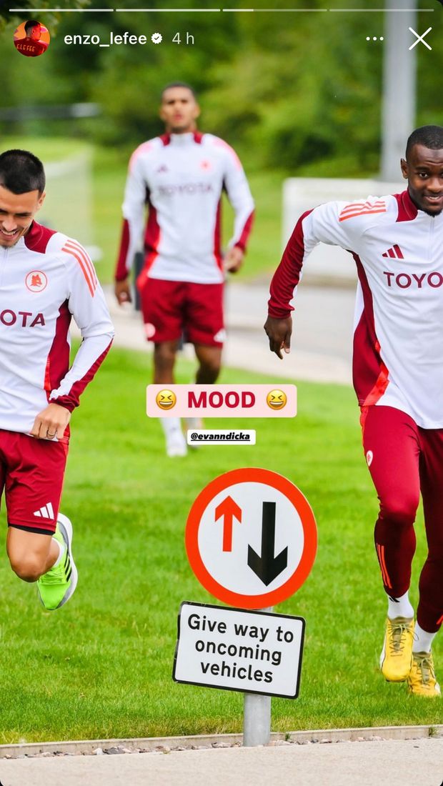 Ritiro Roma, sorrisi e risate tra Ndicka e Le Fée: la foto con un segnale stradale- immagine 2