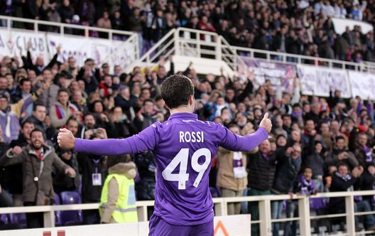 FLORENCE, ITALY - DECEMBER 15: Giuseppe Rossi of ACF Fiorentina celebrates after scoring a goal during the Serie A match between ACF Fiorentina and Bologna FC at Stadio Artemio Franchi on December 15, 2013 in Florence, Italy. (Photo by Gabriele Maltinti/Getty Images) Giuseppe Rossi