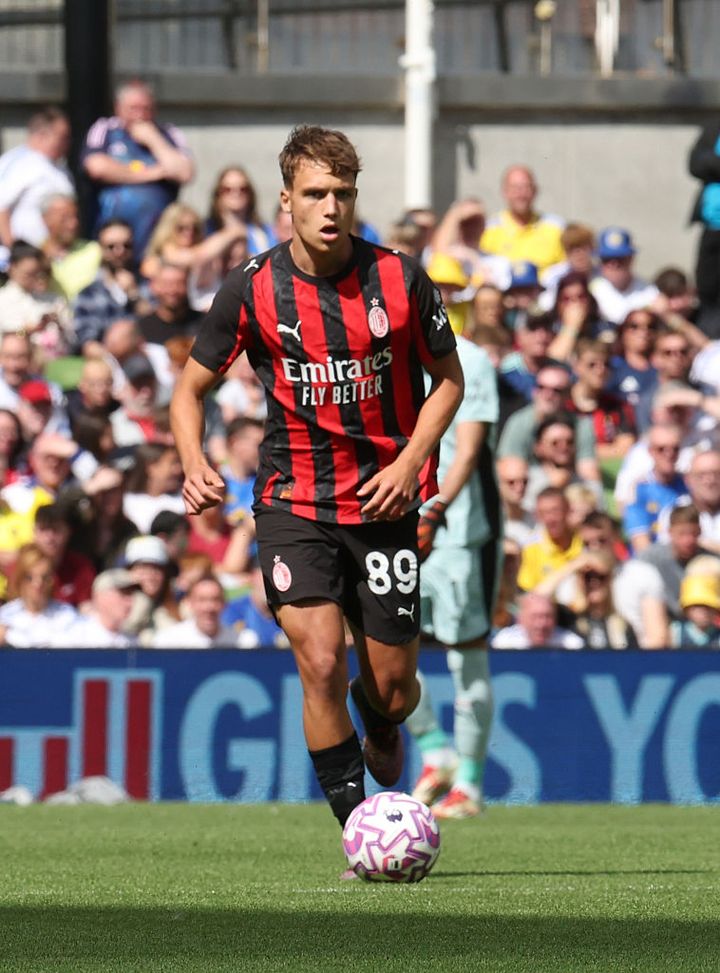 vittorio-magni-si-presenta-a-cesena-la-società-ha-creduto-in-me-sono-contentissimo-di-essere-qui-conferenza-stampa-news-milan