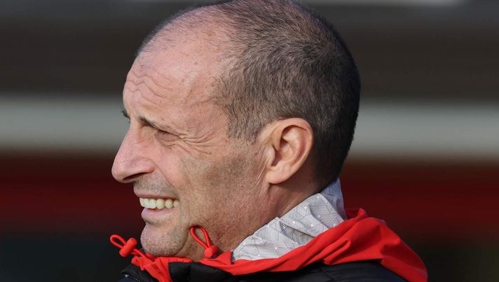 Massimiliano Allegri (allenatore AC Milan), qui durante una seduta di allenamento dei rossoneri a Milanello | Milan News (Getty Images) Ordine: 'Allegri eroe dei social. Prima svolta dopo Milan-Cremonese'. Ecco il motivo