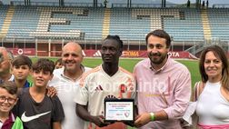 Roma-Olympiacos, Darboe premiato al termine del match