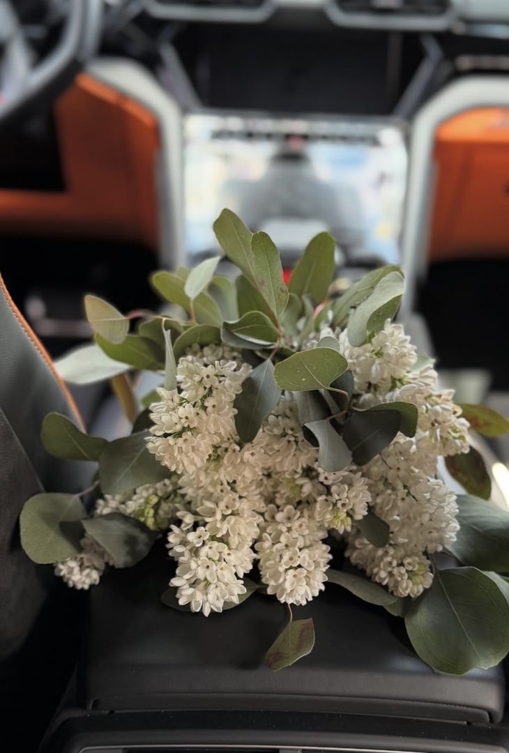 Il calciatore del Napoli Matteo Politano, a neanche 24 ore dal premio di MVP contro il Milan, ha effettuato le promesse di matrimonio con la sua compagna. Tanti auguri a loro!