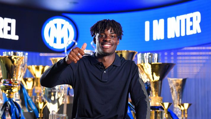 Bisseck: “Inter, grazie per la fiducia. Ai tifosi faccio una promessa. Ci vediamo presto” - immagine 1