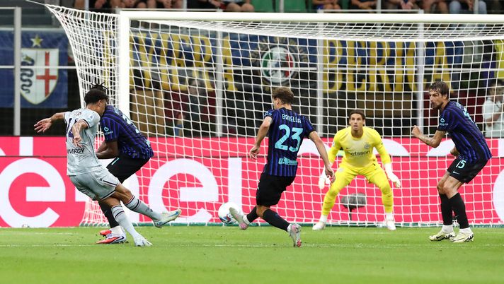 MILAN, ITALY - AUGUST 31: Arthur Atta of Udinese scores his team's second goal during the Serie A match between FC Internazionale and Udinese Calcio at Giuseppe Meazza Stadium on August 31, 2025 in Milan, Italy. (Photo by Marco Luzzani/Getty Images) Inter Udinese