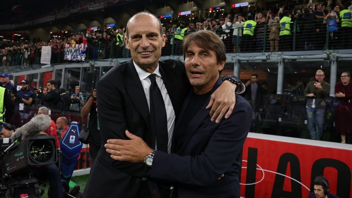 MILAN, ITALY - SEPTEMBER 28: Head coach of AC Milan Massimiliano Allegri shakes hands with head coach of SSC Napoli Antonio Conte before the Serie A match between AC Milan and SSC Napoli at Giuseppe Meazza Stadium on September 28, 2025 in Milan, Italy. (Photo by Claudio Villa/AC Milan via Getty Images) Napoli-Milan ai rigori? I prescelti di Conte e Allegri per i tiri dal dischetto – GdS - immagine 1