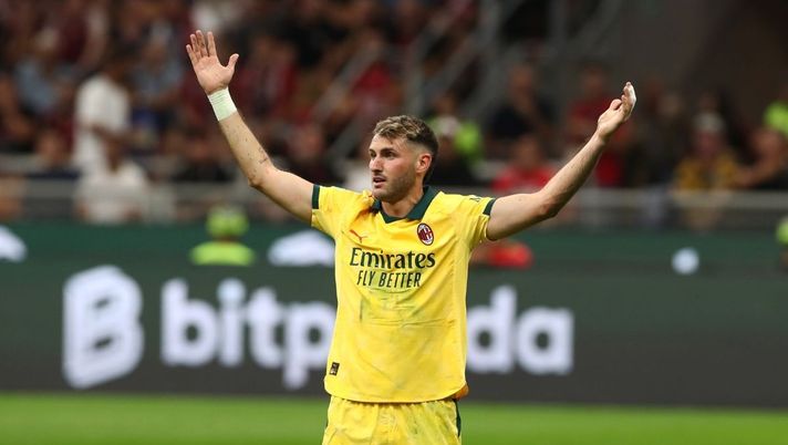 Milan, Gimenez è nella stessa situazione di De Ketelaere qualche anno fa?