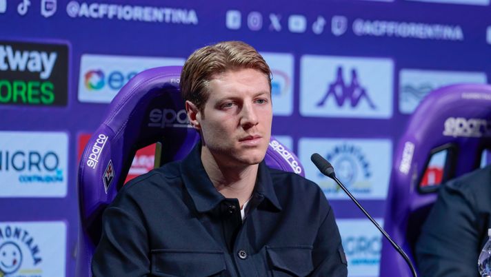 GERMOGLI PH: 15 GENNAIO 2026 BAGNO A RIPOLI VIOLA PARK PRESENTAZIONE NUOVI GIOCATORI DELLA FIORENTINA MANOR SOLOMON E MARCO BRESCIANINI NELLA FOTO Brescianini: “Palladino mi ha consigliato Firenze. La traversa? Non ci ho dormito” - immagine 1