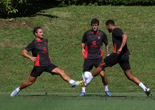 CAIRATE, ITALY - JULY 08: Lorenzo Colombo of AC Milan in action (Photo by Claudio Villa/AC Milan via Getty Images) Oggi a Milanello