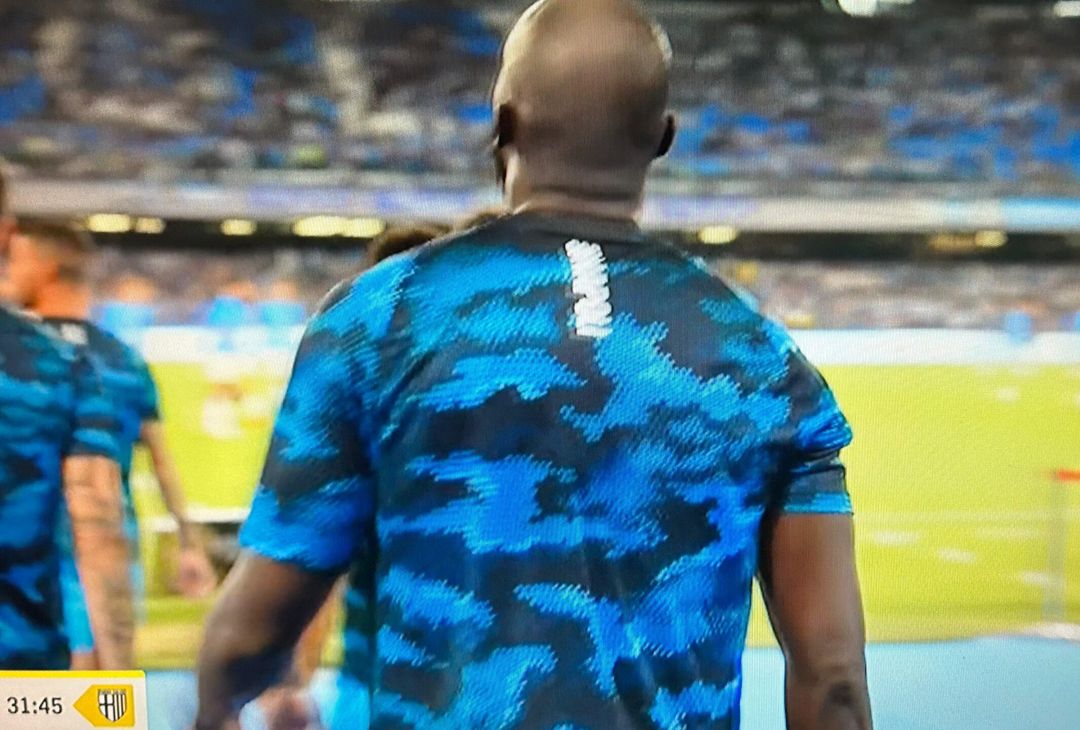 GALLERY Lukaku entra in campo per il riscaldamento e il Maradona esplode - immagine 3