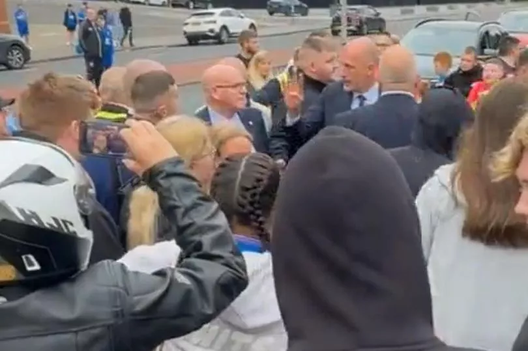 Rangers, il tecnico affronta i tifosi dopo il derby perso 3-0 con il Celtic