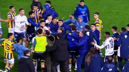 Argentina, maxi rissa nel finale di Quilmes-Atlanta: spinte, calci ed espulsioni