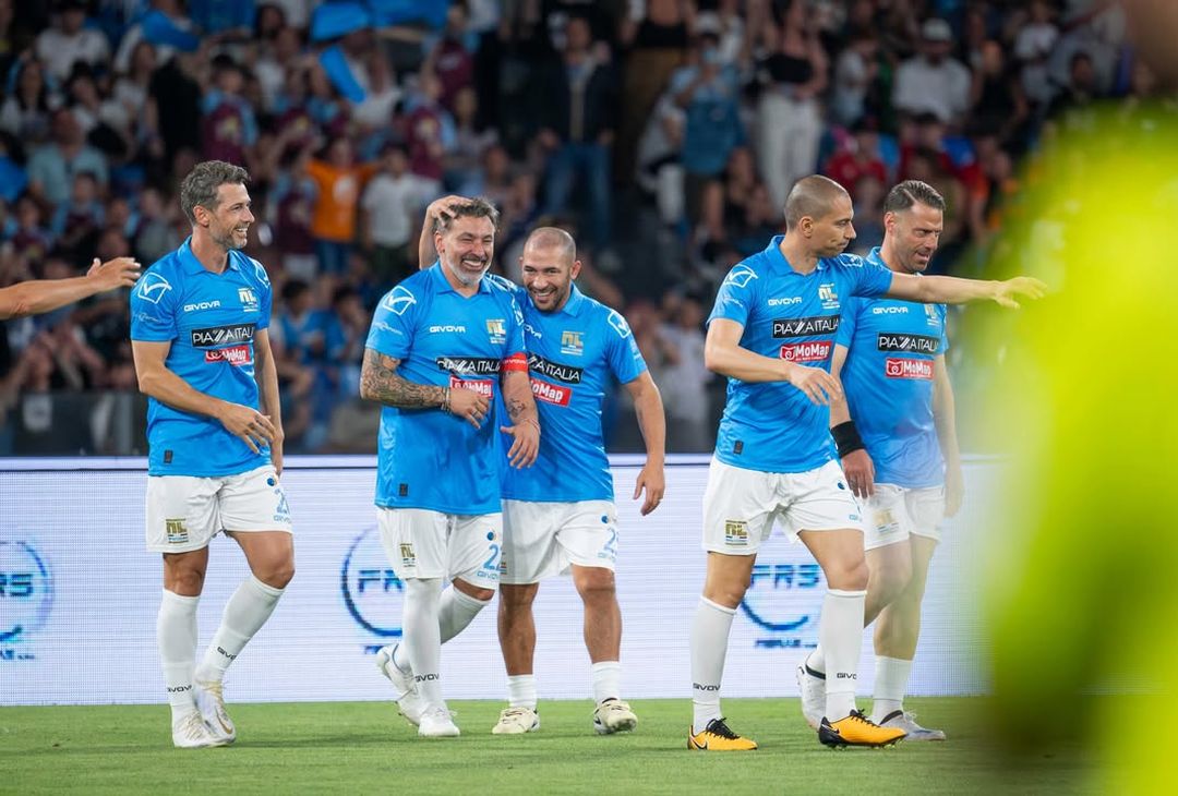 Lavezzi pazzo di Napoli: “Di nuovo a casa! Vi porterò sempre nel cuore” – GALLERY - immagine 4