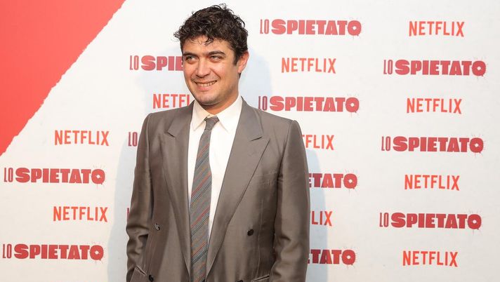 Scamarcio sul commento a Belve: “Io frainteso: fanno i video, tagliano e montano facendo…” - immagine 1