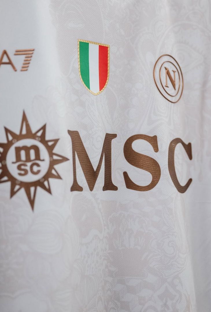 Tutto pronto nello spogliatoio: scelta la divisa del Napoli a Verona – LE FOTO - immagine 3