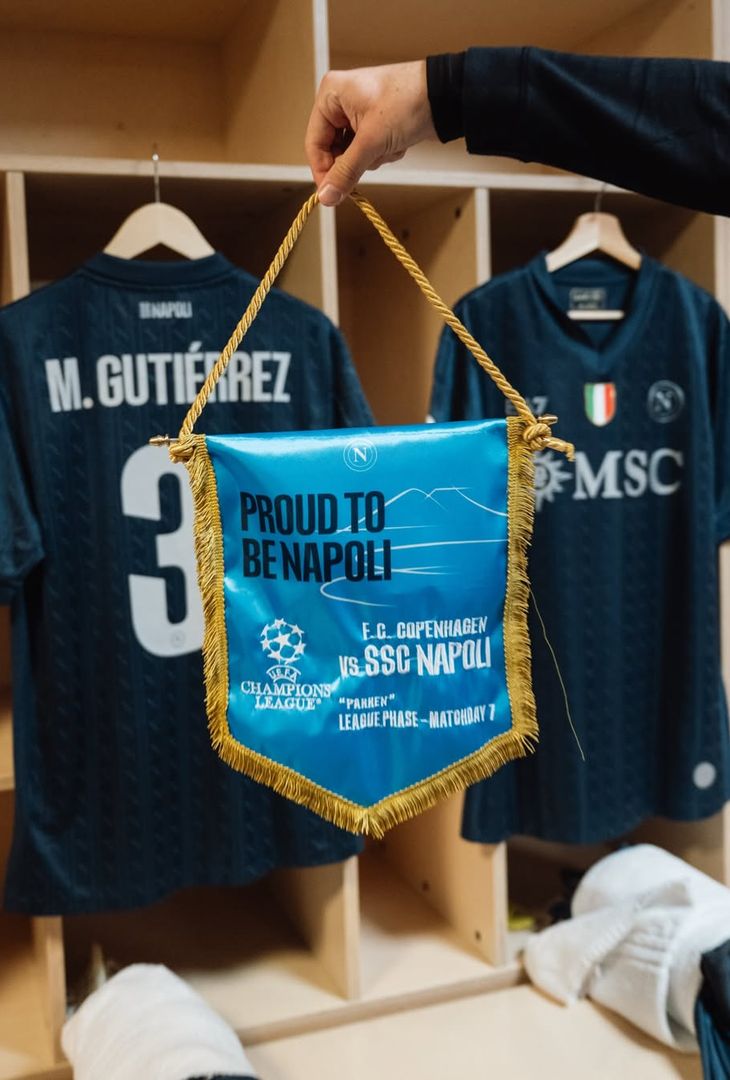 Tutto pronto nello spogliatoio del Napoli per il Copenaghen