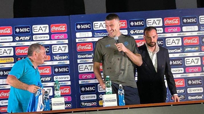 Buongiorno su Osimhen: “Ostico marcarlo. Anche con Lukaku è stato difficile” Buongiorno su Osimhen: “Ostico marcarlo. Anche con Lukaku è stato difficile” - immagine 1