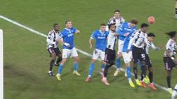 Per un pelo! Il palo di McTominay in Napoli-Juve da tutte le angolazioni – IL VIDEO