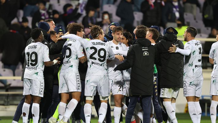 FLORENCE, ITALY - DECEMBER 4: Players of Empoli FC celebrate the victory after the Coppa Italia match between ACF Fiorentina and Empoli FC at Artemio Franchi on December 4, 2024 in Florence, Italy. (Photo by Gabriele Maltinti/Getty Images) Esposito
