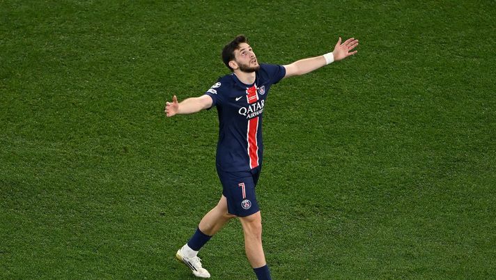 Svaligiata la casa di Cannes di Khvicha Kvaratskhelia: il calciatore si trovava… - immagine 1