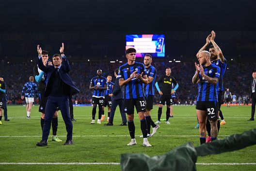 La delusione dei giocatori dell'Inter dopo la sconfitta di Istanbul. (Foto di Mattia Ozbot - Inter/Inter via Getty Images) Inzaghi, è la tua Inter: ecco come i nerazzurri sono diventati da Champions- immagine 2