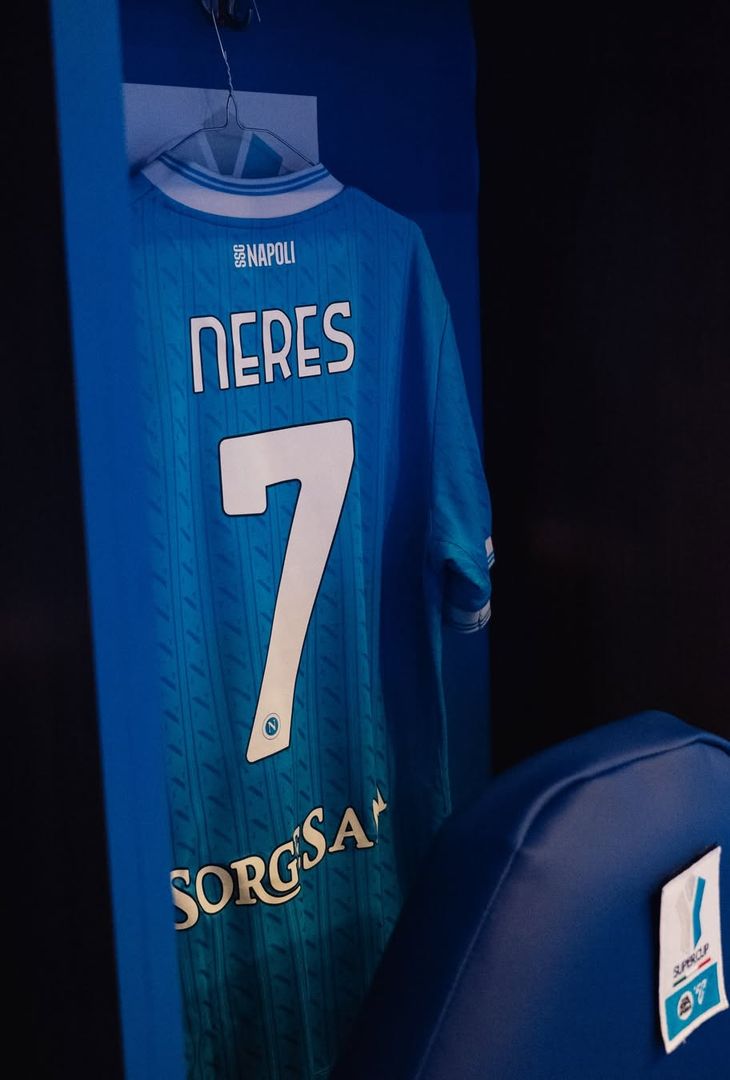 Napoli-Milan, lo spogliatoio azzurro è pronto! La scelta sulla maglia – GALLERY - immagine 3