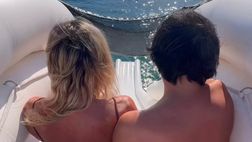 VIDEO / Giornata di relax per Simone Inzaghi e la moglie Gaia: scivolata di coppia in mare