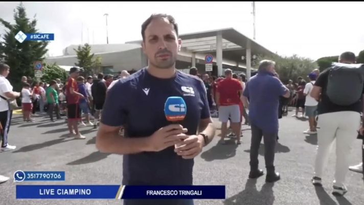 VIDEO I tifosi della Roma insultano Napoli in attesa dell’arrivo di Lukaku: i cori - immagine 1