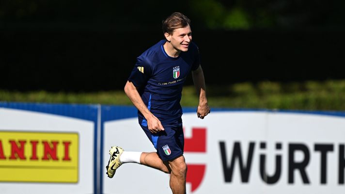 FLORENCE, ITALY - MAY 31: Nicolò Barella of Italy in action during a Italy training session at Centro Tecnico Federale di Coverciano on May 31, 2024 in Florence, Italy. (Photo by Claudio Villa/Getty Images) Spalletti può sorridere, un infortunato vicino al recupero: le ultime - immagine 1