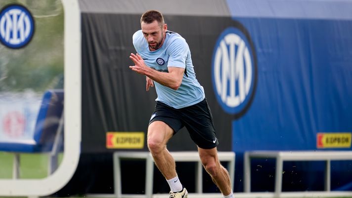 FCIN1908 / Inter al completo ad Appiano: torna in gruppo anche de Vrij - immagine 1