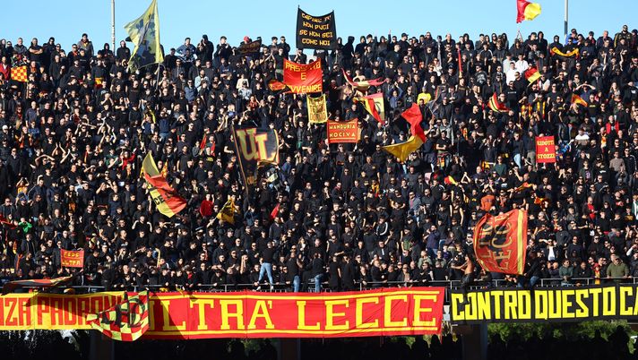 Lecce, tifosi tentano l’aggressione a ultras del Torino: cos’è successo - immagine 1