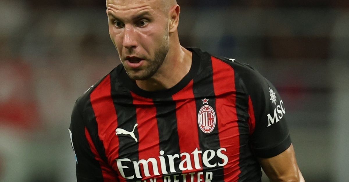 Milan, problemi cronici in difesa! Pavlovic fatica. E il mercato … Milan, problemi cronici in difesa! Pavlovic fatica. E il mercato …