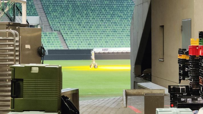 FOTO VN – Campo congelato? Ci pensano i “laser” del Groupama Arena - immagine 1