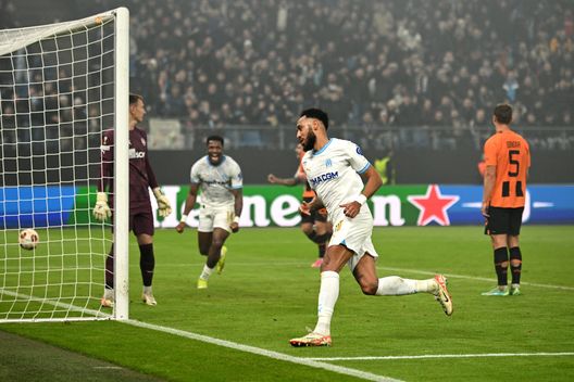 AMBURGO, GERMANIA - FEBBRAIO 15: Pierre-Emerick Aubameyang in rete durante una partita di Europa League col Marsiglia (Foto di Stuart Franklin/Getty Images) De Zerbi avrà una nuova punta: Aubameyang ritorna al Marsiglia- immagine 3