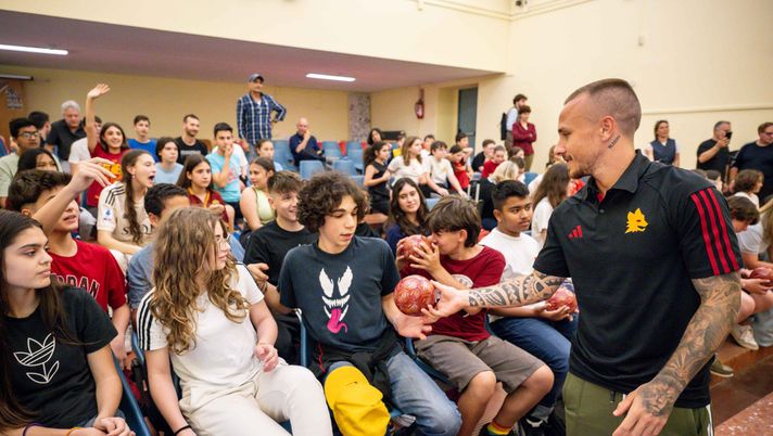 ‘A Scuola di Tifo’, Angeliño chiude la stagione all’istituto ‘Montalcini’ - immagine 1