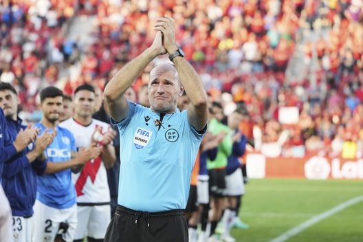 Gli arbitri spagnoli nel mirino: la UEFA li ferma due giornate per una fuga di notizie- immagine 3