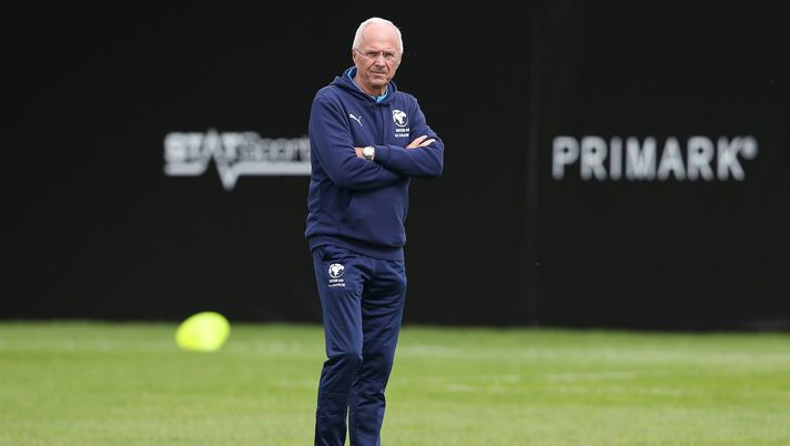 WILMSLOW, ENGLAND - SEPTEMBER 02: Sven-Goran Eriksson, management of England looks on during Soccer Aid For Unicef 2021 training at Mottram Hall on September 02, 2021 in Wilmslow, England. (Photo by Charlotte Tattersall/Getty Images) Eriksson shock: “Ho un cancro, non so quanto mi resta da vivere” - immagine 1