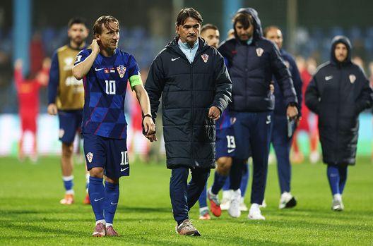 Podgorica, Montenegro - 17 novembre 2025: Luka Modrić e Zlatko Dalić dopo la partita contro il Montenegro. (Foto di Filip Filipovic/Getty Images) Croazia, Modric e l’ovazione degli avversari: “Ho capito dopo che era per me”- immagine 2