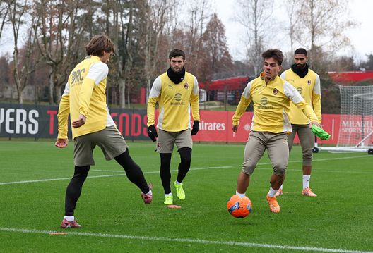 Ardon Jashari in azione oggi a Milanello (Photo by Claudio Villa/AC Milan via Getty Images) Oggi a Milanello, Pulisic e Jashari: tutte le foto