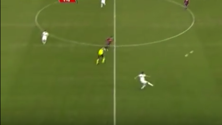 VIDEO / Genoa-Inter, il club ricorda il gol da metà campo di Stankovic - immagine 1