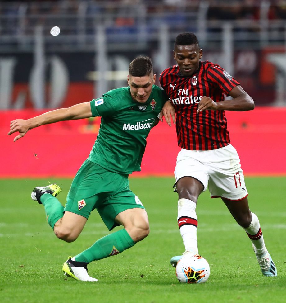 milan-leao-infiamma-i-social-con-una-storia-instagram-del-suo-nuovo-taglio-di-capelli