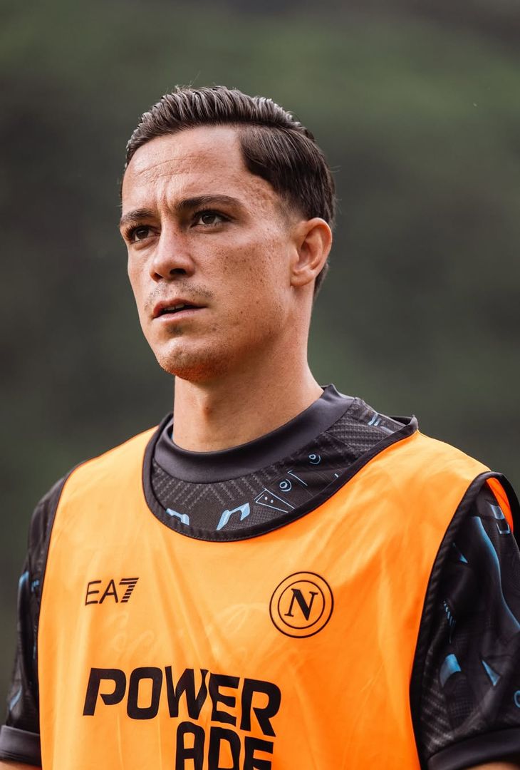 Tutto pronto a Dimaro: gli azzurri in campo per il riscaldamento LA GALLERY - immagine 6