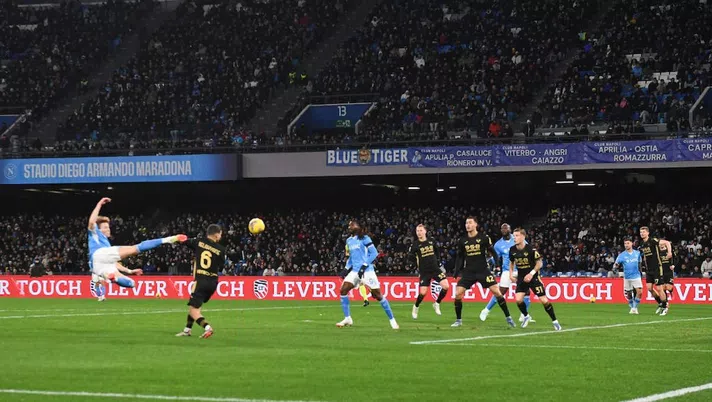 Serie A, il Napoli batte il Verona 2-0 ed è a +4 dall’Inter - immagine 1