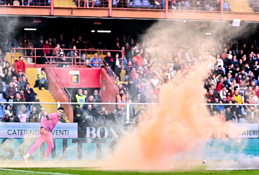 Mandas, Genoa-Lazio, fumogeni